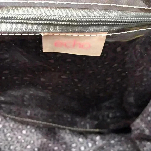 Echo brand felt tote.  Lucite hardware. - Picture 5 of 8